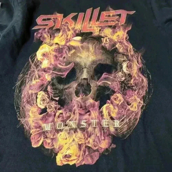 Skillet Band Tee Monster Flaming Skull Roses Mens Small Band Tour Concert - Picture 2 of 16